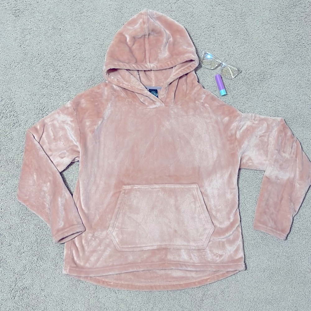 Cozy and super soft pink sweater!